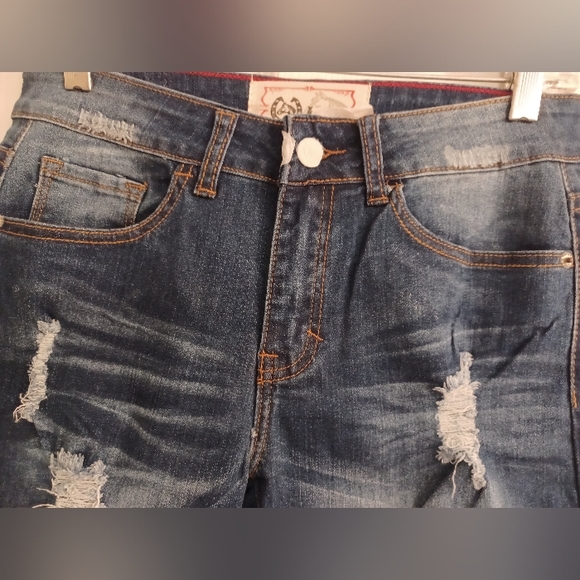 L&B Distressed Jeans - Picture 3 of 10